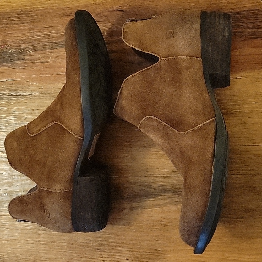 Born "Kerri" Distressed Suede Women's Bootie Brown Leather Shoes Size 7.5 - Picture 7 of 17